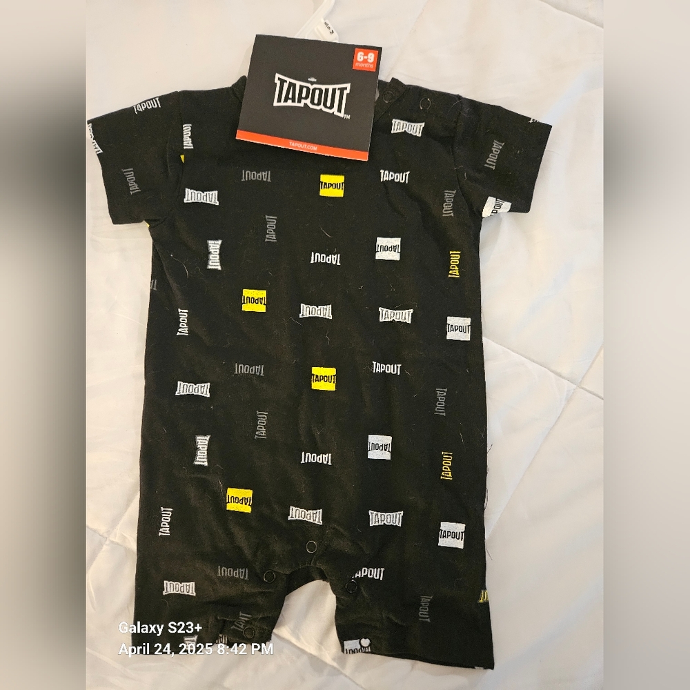 Tapout Men's Black Graphic Shirt